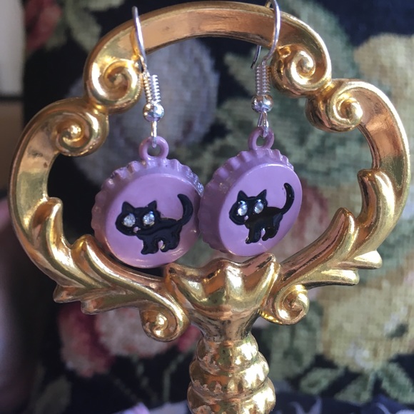 Jewelry - 🍃Pink & Black Cat earrings on “bottle caps”